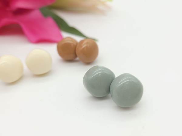 unregelmäßige Pastell Ohrstecker